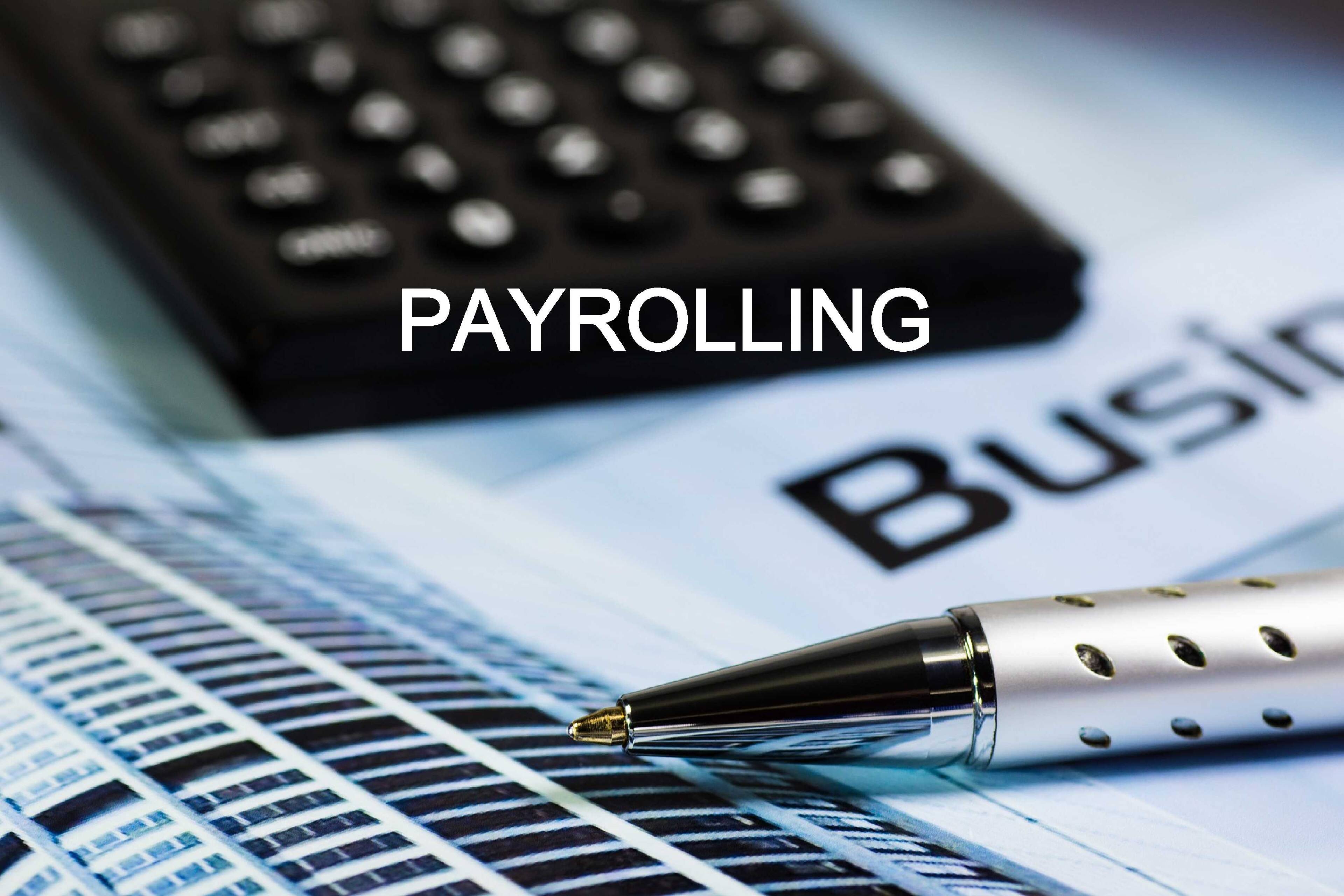 Payrolling: Wir übernehmen mit dieser Dienstleistung die Rolle als Arbeitgeber und damit sämtliche administrativen Aufgaben sowie rechtlichen Pflichten, da Ihre Fachkräfte über uns angestellt sind.